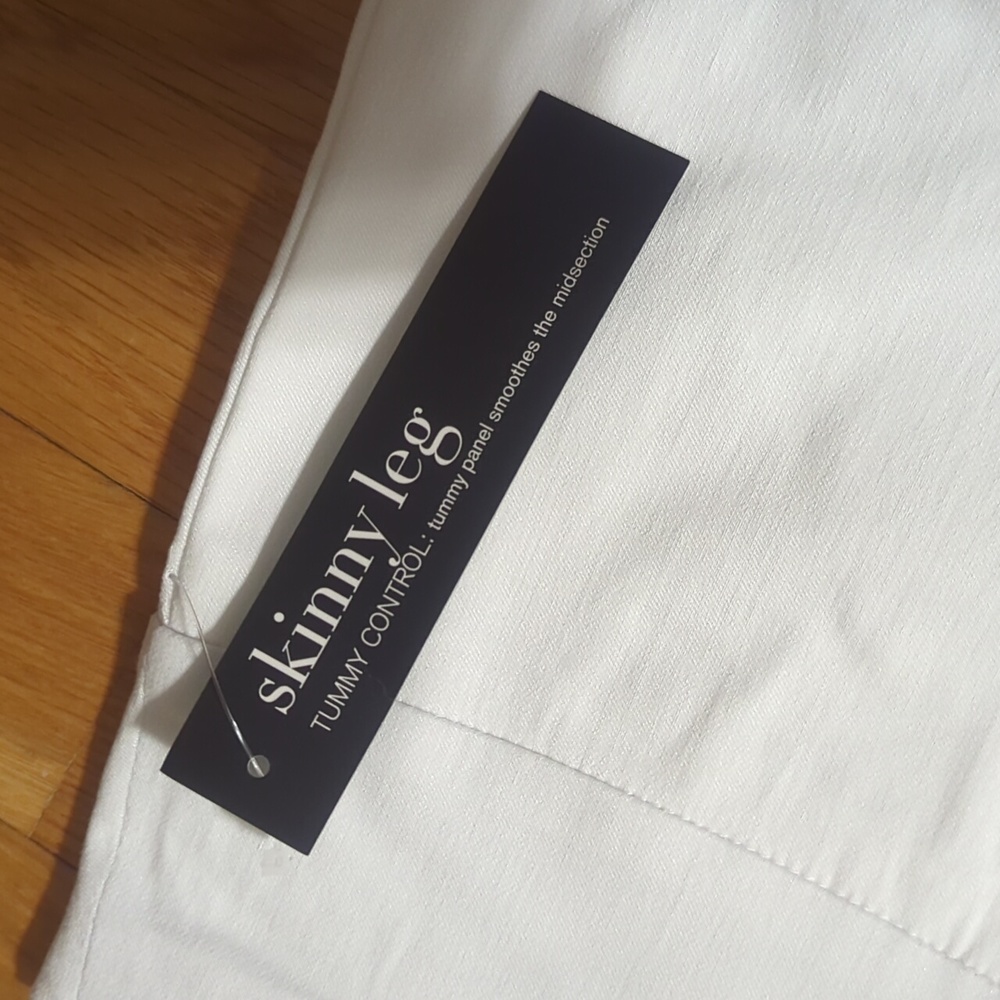 Alfani NWT Skinny Leg Tummy Control white pull on pants 10 petite 10P - Picture 5 of 13